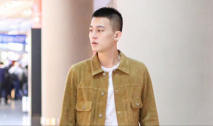 男生别嫌弃“两边铲光”发型了,2021留这几款造型,干净帅气