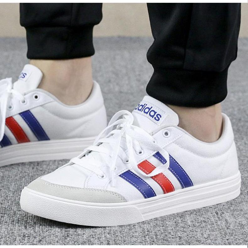 别纠结啦!尖头帆布鞋超百搭