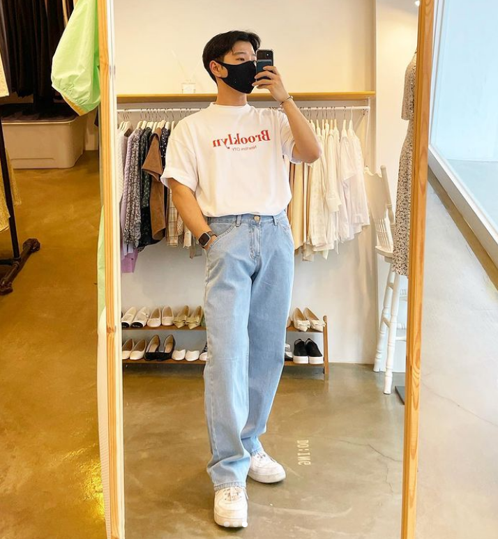 没过30岁的男生,别穿得太成熟!简单干净的T恤搭配,帅气又减龄