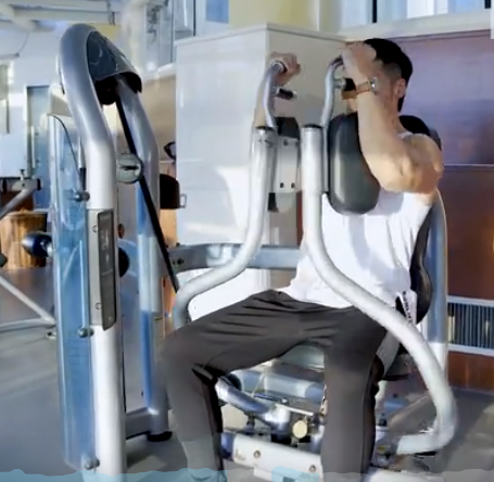 韩国飞行员,有颜、有身材的他,被称为“三十年一见的神颜”