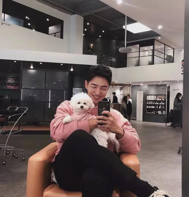 韩国飞行员,有颜、有身材的他,被称为“三十年一见的神颜”