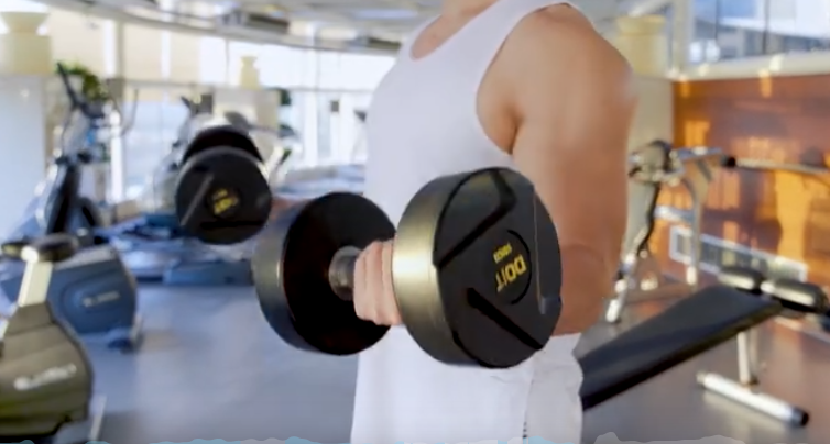 韩国飞行员,有颜、有身材的他,被称为“三十年一见的神颜”