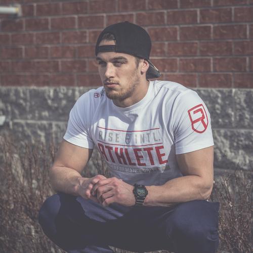 男性穿紧身衣怎么说呢?能穿紧身衣的男性,首先能满足这4个条件