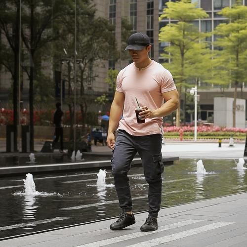 男性穿紧身衣怎么说呢?能穿紧身衣的男性,首先能满足这4个条件